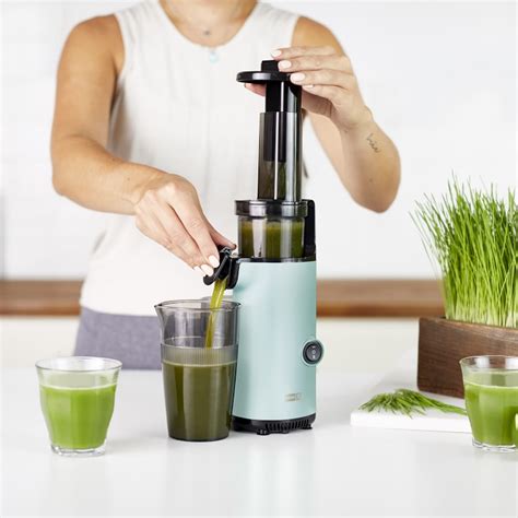 dash cold press juicer.